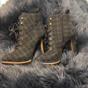 Size 9 Gianni bini half booties